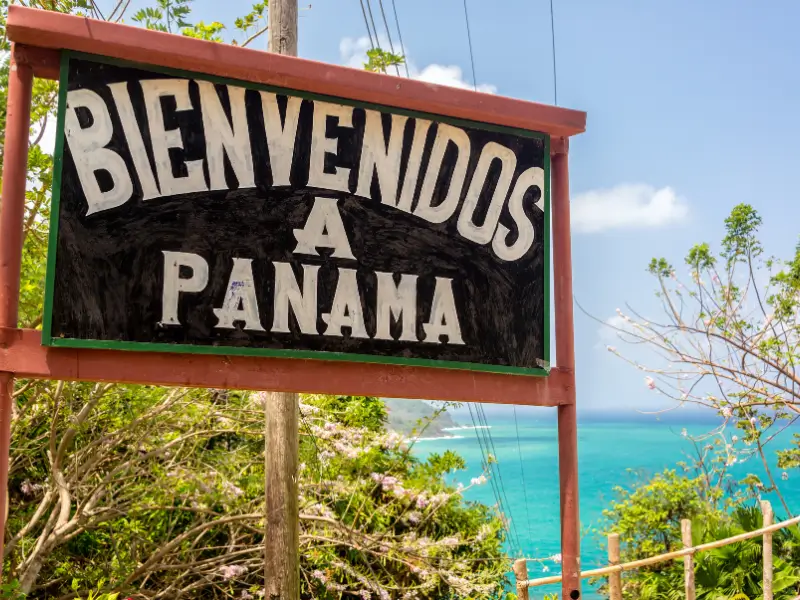 Welcoming 'Bienvenido a Panama' sign at the start of our adventure